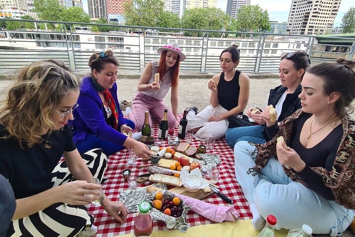 Sunset Picnic on Île aux Cygnes with Eiffel Tower View and Live Music photo 5
