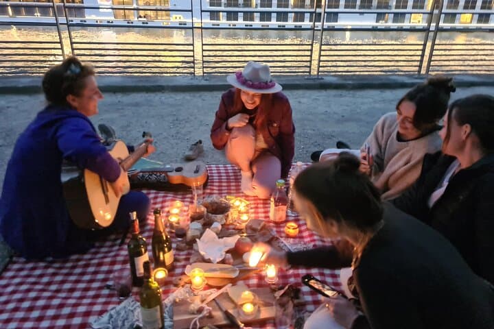 Sunset Picnic on Île aux Cygnes with Eiffel Tower View and Live Music photo 6