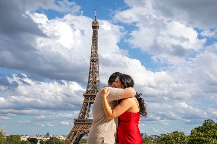 Capture Paris: Professional Photo Session Around the Eiffel Tower photo 4