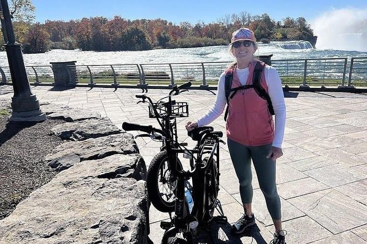 Buffalo to Niagara Falls E-Bike Tour: Canalside to Goat Island photo 3