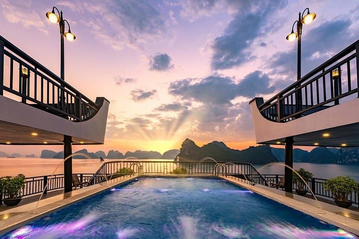 Rita Cruise: Luxury 2D1N Halong Bay & Lan Ha Bay Overnight Cruise photo 4