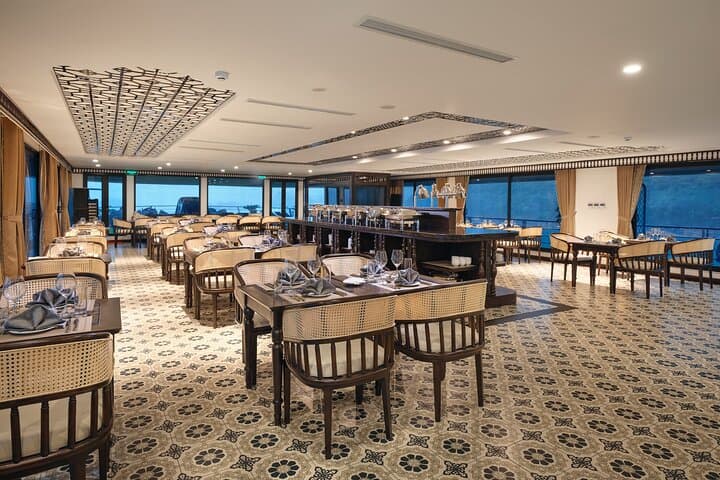 Luxury 2-Day Ha Long & Lan Ha Bay Cruise with Balcony Cabin and Kayaking photo 4