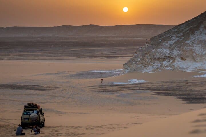 Overnight Desert Adventure: Bahariya Oasis, Black Desert & White Desert in 2 Days photo 5