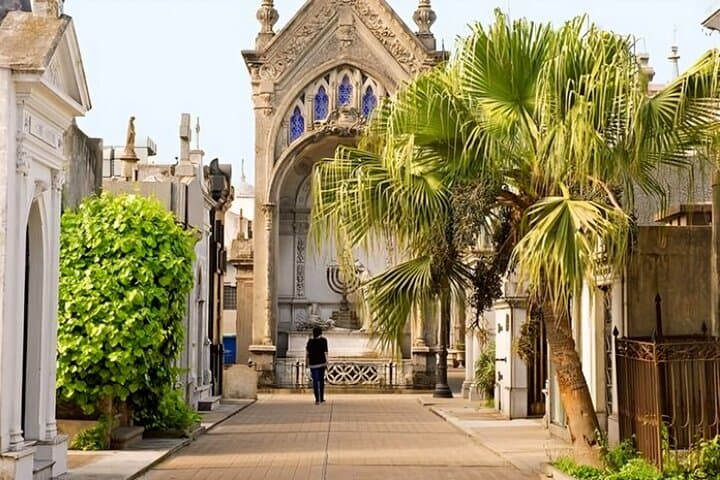 Buenos Aires Highlights Walking Tour: Plaza de Mayo to Recoleta in 3 Hours photo 3