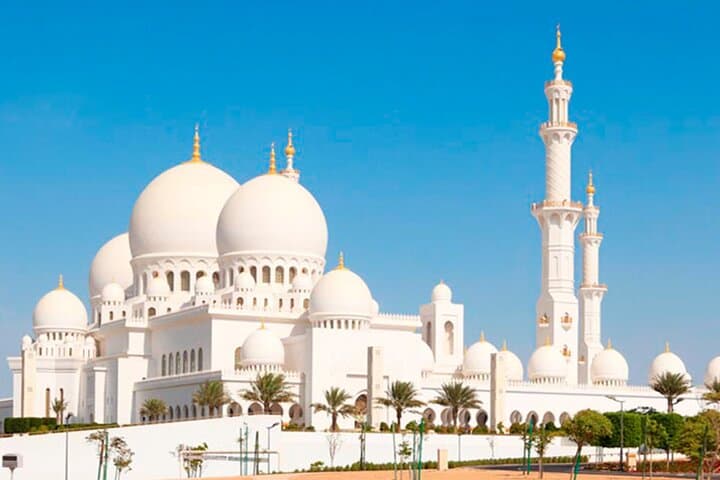Abu Dhabi Full-Day Tour: Sheikh Zayed Mosque, Emirates Palace & Ferrari World photo 4