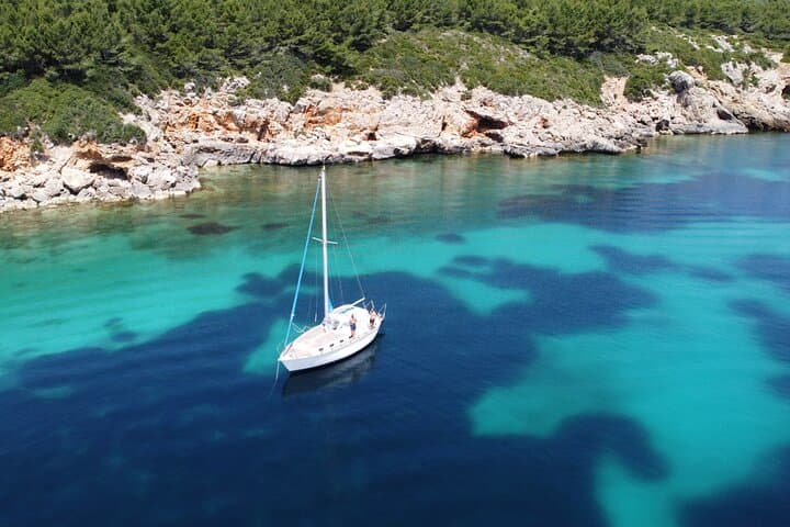 Private Sailing in Alghero: Explore Porto Conte, Capo Galera & Cala Dragunara