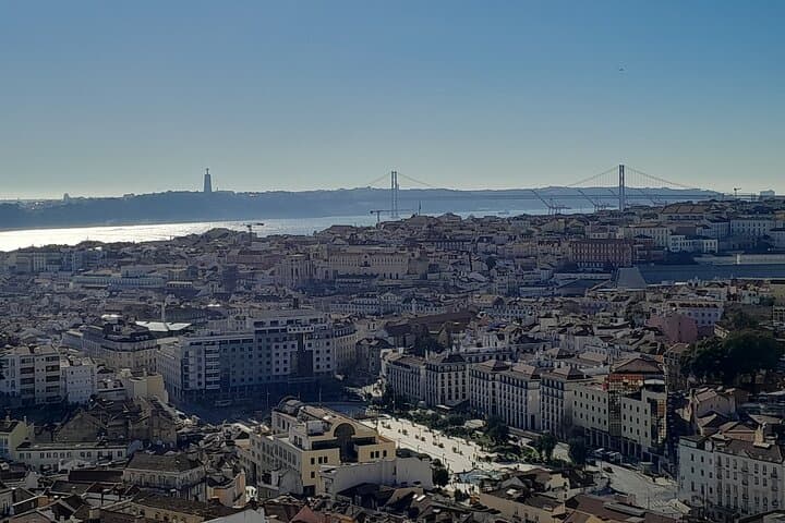 Alfama Tuk-Tuk Tour: 90-Minute Old Town Highlights & Viewpoints photo 2