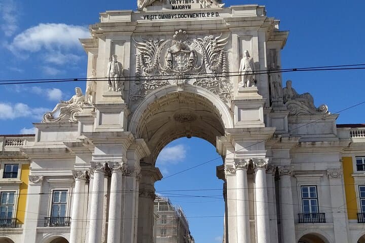 Alfama Tuk-Tuk Tour: 90-Minute Old Town Highlights & Viewpoints photo 4