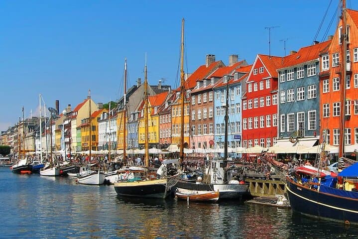 Copenhagen Canal Cruise: Private Gitzmo Boat Tour photo 3