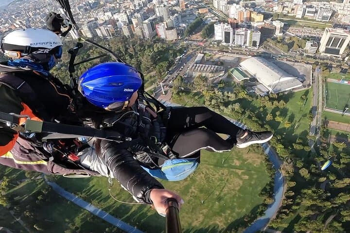 Paragliding Over Quito: Teleférico Tandem Flights Above the Volcanoes photo 2