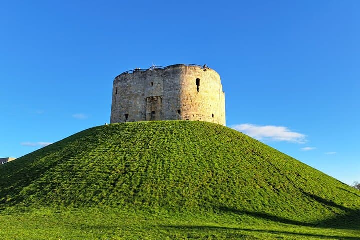 York's Famous Ghosts: Self-Guided Smartphone Walking Tour photo 3