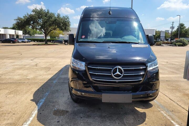 Private Group Transfer: Galveston to IAH & Houston (Up to 10)
