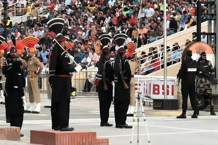 3-Day Guided Lahore City Tour: Forts, Gardens & Wagah Border photo 2