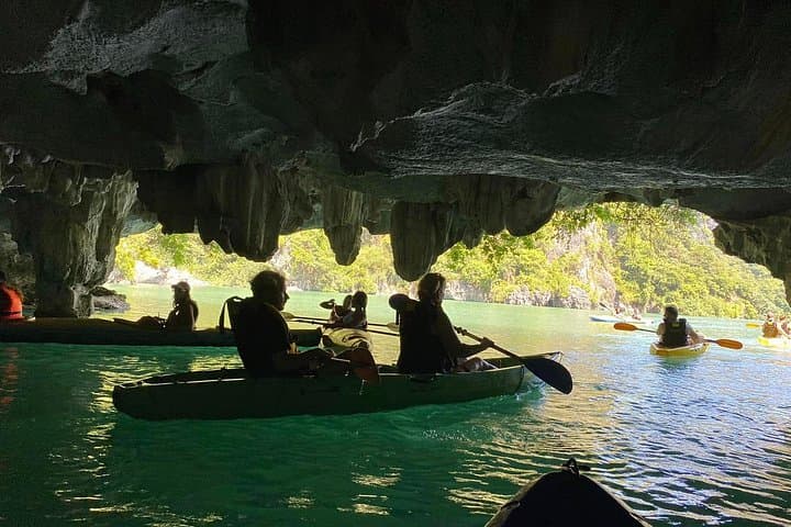 Kayaking Lan Ha Bay from Cat Ba Island: Cai Beo, Dark Cave & Ba Trai Dao Beach Day Trip photo 4