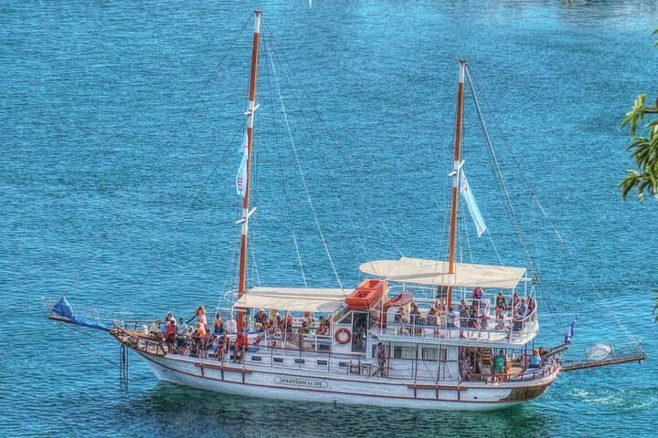 Samos East Coast Boat Tour with BBQ: Swim Kasonisi & Megali Lakka photo 1