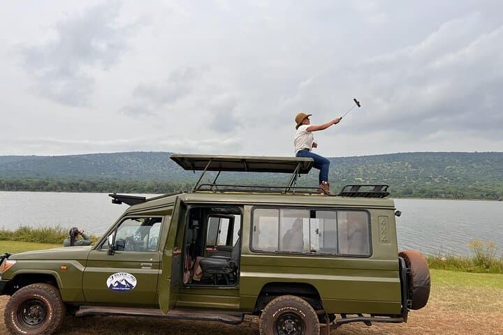 4-Day Uganda Gorilla Trekking Safari: Queen Elizabeth & Bwindi Highlights photo 3