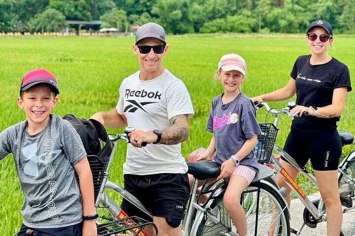 Ninh Binh Full-Day Tour: Tam Coc Boat, Mua Cave Viewpoint & Hoa Lu History photo 2