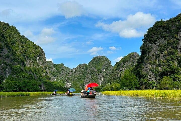 Hanoi to Tam Coc: Incense Village, Sampan Ride & Hoa Lu Ancient Capital Day Tour photo 2