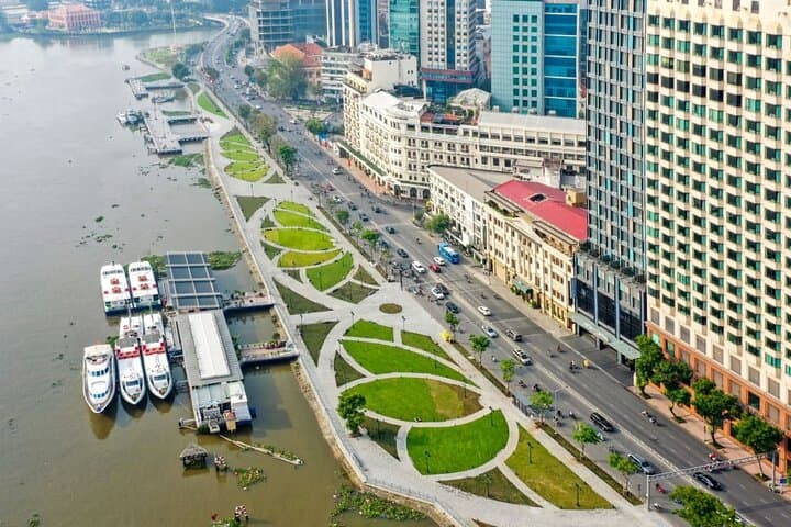One-Day Saigon City Tour: Independence Palace, War Museum & Saigon River