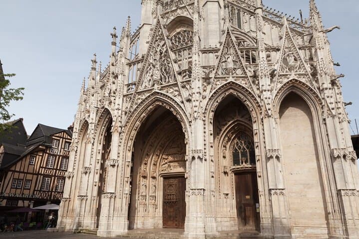 Rouen Scavenger Hunt: Self-Guided Walking Tour of Cathedral, Museums & Street Art photo 3