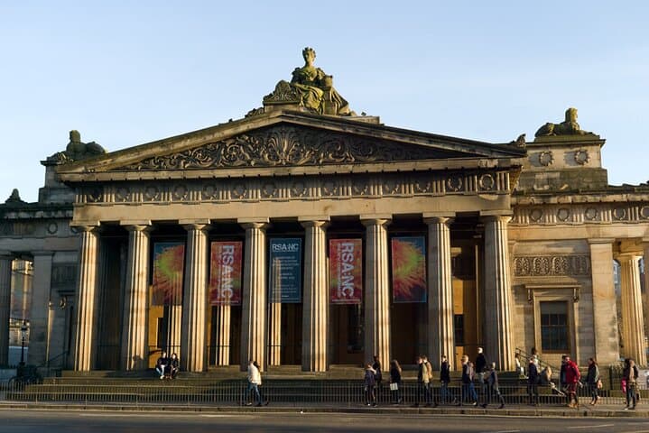 Edinburgh Scavenger Hunt: Self-Guided Walking Tour of Castle, Royal Mile & Holyrood photo 5