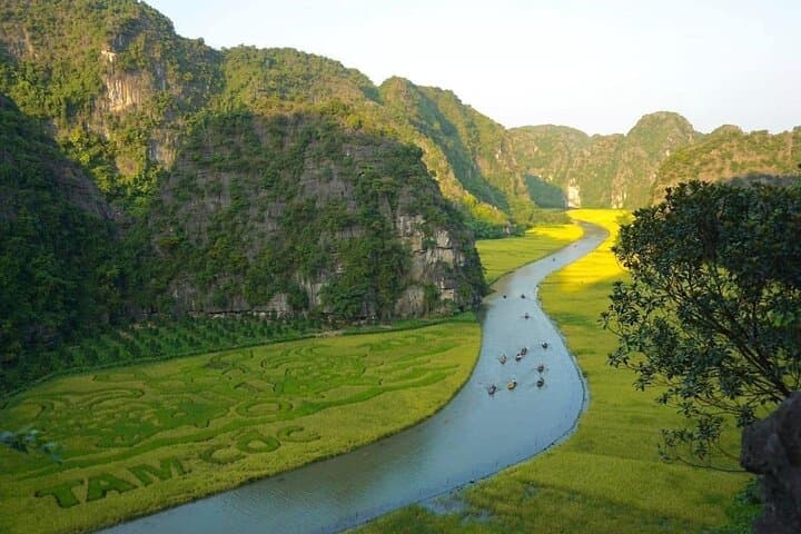 Hanoi to Ninh Binh & Halong Bay — 3-Day Luxury Tour with Tam Coc Boats & Overnight Cruise photo 5