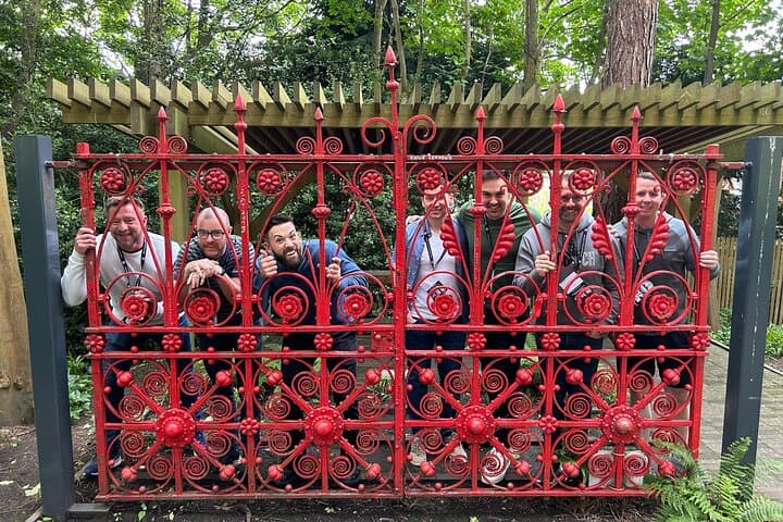 Beatles & Beers: Private Liverpool Music and Pub Walking Tour in Liverpool