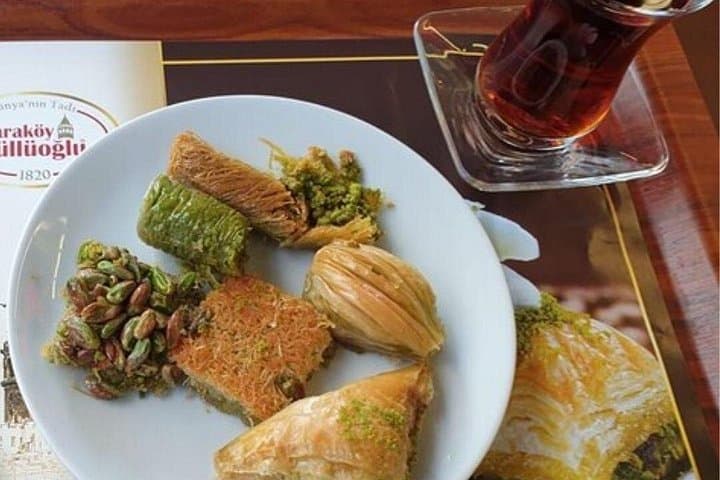 Istanbul Full-Day Food Tour: Bosphorus Breakfast, Emirgan Park Walk & Ortaköy Kumpir photo 1