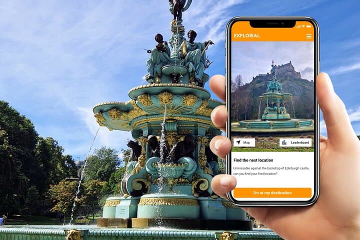 Edinburgh Scavenger Hunt: Self-Guided Walking Tour of Castle, Royal Mile & Holyrood