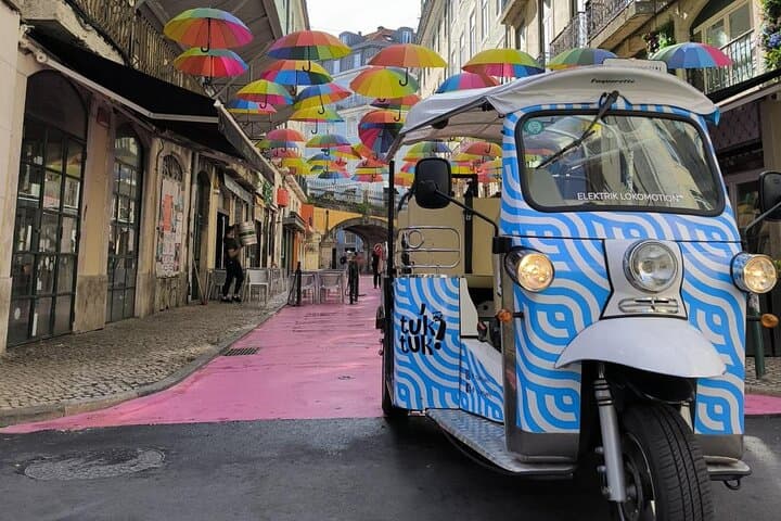 Lisbon Tuk-Tuk Private Guided Tour — 4‑Hour All‑City Highlights photo 2