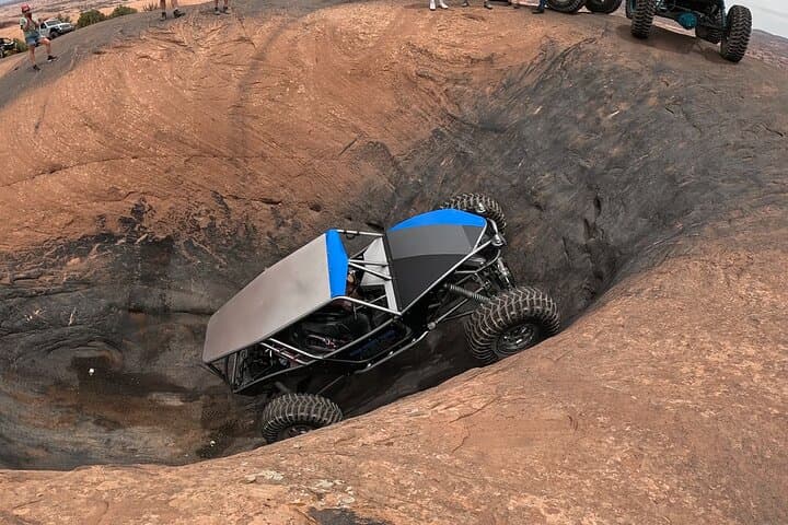 Master the Hell's Revenge Trail: Insane Rock Buggy Adventure in Moab