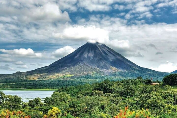 Arenal Hot Springs & Cultural Day Trip from San José