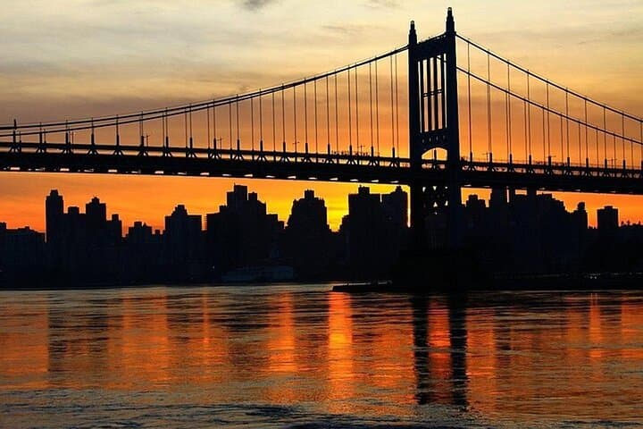 NYC Night Cruise: Sunset Views of the Statue of Liberty & Manhattan Skyline photo 4