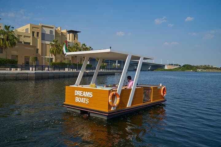 45-Minute Dream Boats Floating Café Cruise in Dubai Marina