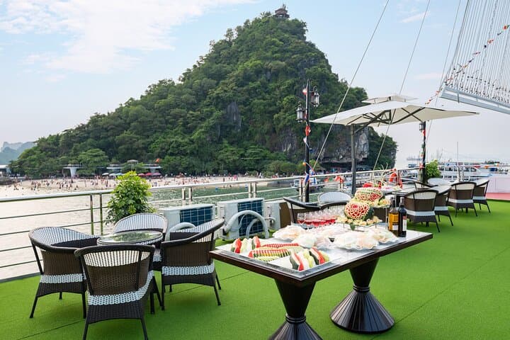 Halong Bay Full-Day Cruise: Sung Sot Cave, Kayaking & Titop Island photo 5