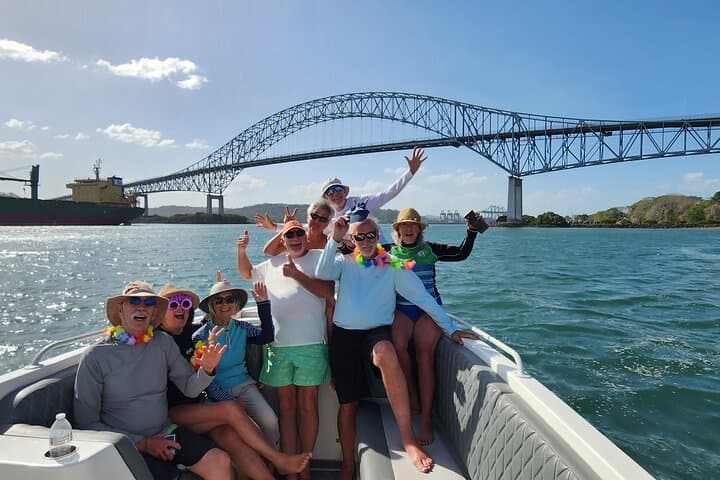 Private Fishing & Scenic Cruise on a 38ft Todomar in Panama Bay photo 1