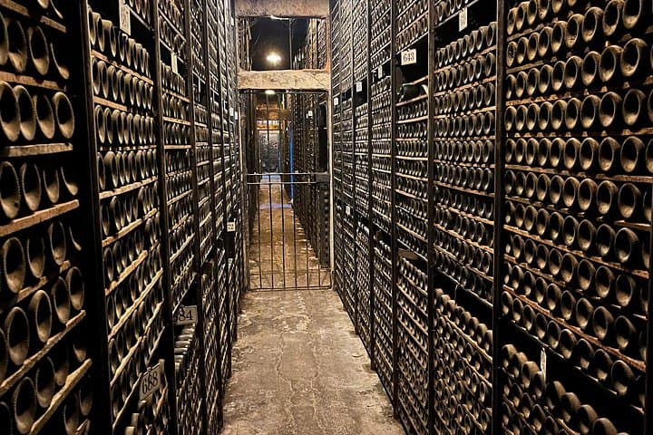 Private La Rioja Wine Tour from Bilbao — 2 Premium Wineries & Pintxos in Laguardia photo 3