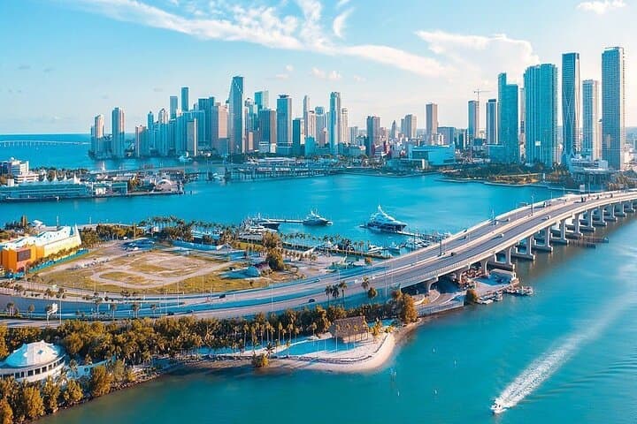 Fort Lauderdale Airport Private Transportation: Reliable Transfers & Practical Tips photo 2