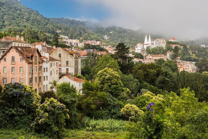 Sintra Guided Walking Tour: Palaces, Pastries & Pena Views photo 5