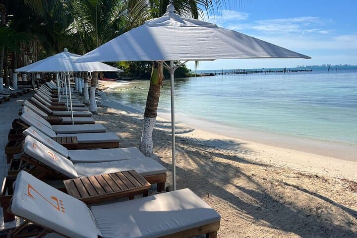 Isla Mujeres Catamaran Beach Club Snorkel and Open Bar from Cancun