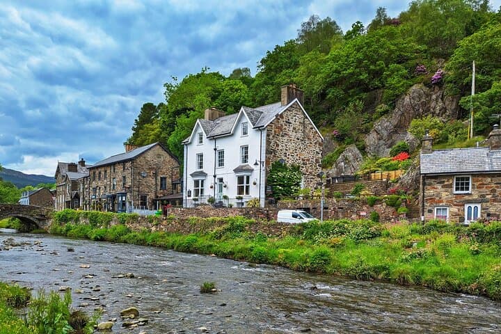 Private North Wales Shore Excursion: Castles, Coast and Snowdonia in a Day photo 2