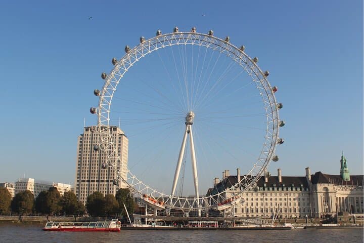 Private Fully-Customised London City Car Tour — Chauffeur-Driven 8-Hour Experience photo 3
