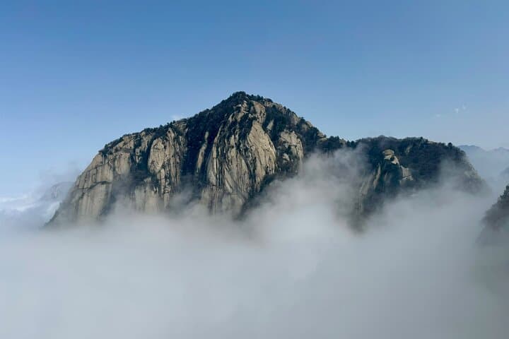 Mount Huashan Full-Day Hike with Cable Cars — Conquer China's Five Peaks