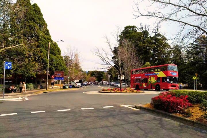 Blue Mountains Panoramic Day Tour from Sydney: Cable Cars, Three Sisters & Leura photo 4