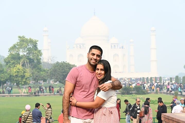 One-Day Private Taj Mahal & Agra Fort Tour from Delhi by Car