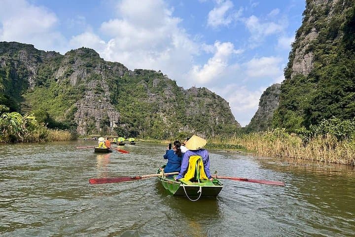 Ninh Binh Day Trip from Hanoi: Hoa Lu, Tam Coc Boat & Mua Cave Viewpoint photo 3