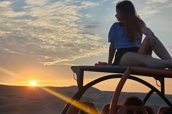 Huacachina Sunset Buggy & Sandboarding: Ica Desert Sunset Adventure