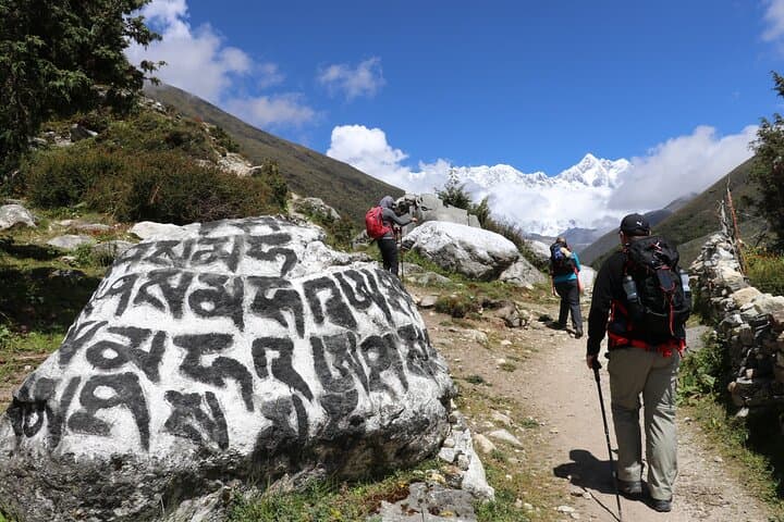 Everest Base Camp Trek — 14 Days: Teahouse Route to 5,364 m photo 2