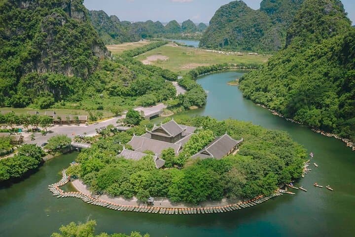 Ninh Binh Day Trip from Hanoi: Bai Dinh, Trang An & Mua Cave Guide photo 4