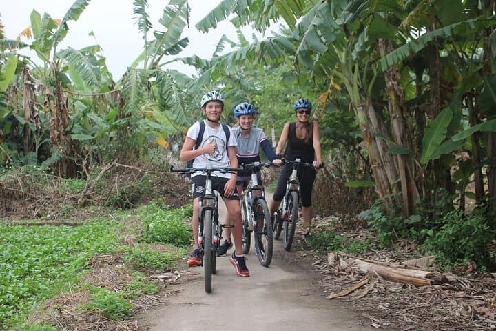 Half-Day Hanoi Bicycle Tour: City Streets to Riverside Villages photo 4